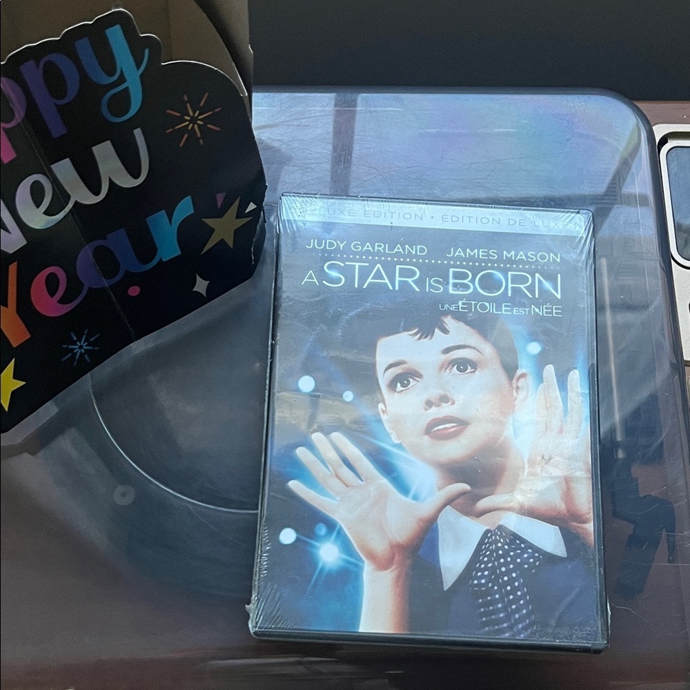 A Star is Born Deluxe Edition DVD